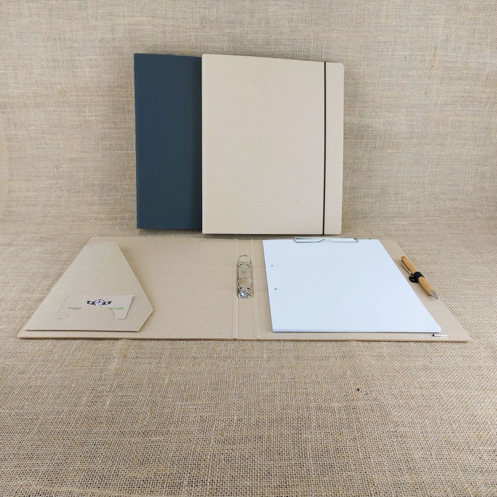 314 Tagungsmappe Format A4 // Recyclingpappe Les Naturals® // Fb. sable oder anthrazit-schwarz